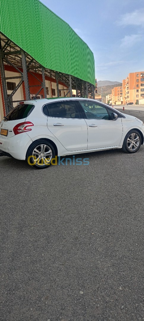 Peugeot 208 2014 Allure