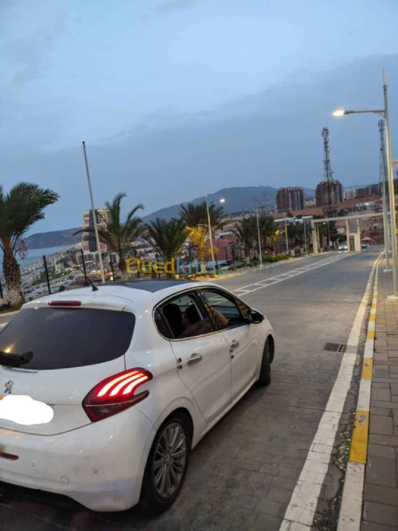 Peugeot 208 2015 Allure Facelift