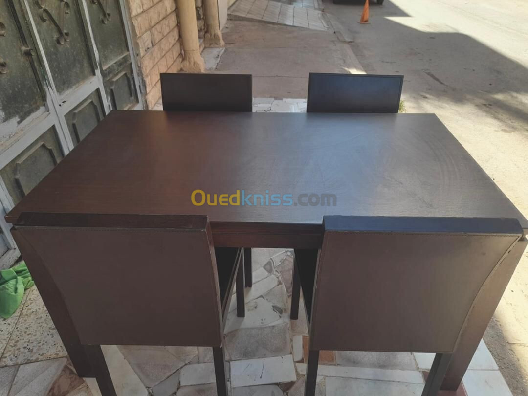 Chaises et tables italiennes de la meilleure qualitéكراسي و طاولات ايطالية افضل جودة