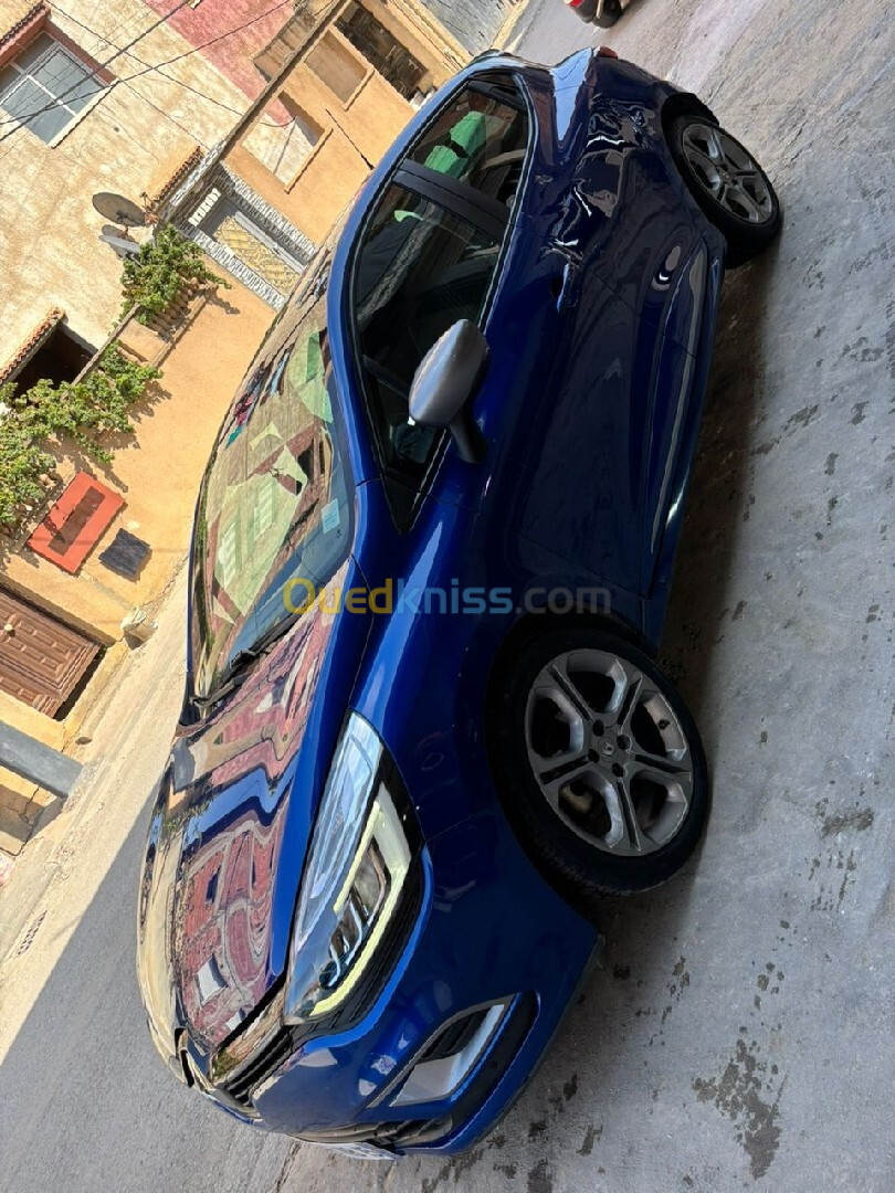 Renault Clio 4 2018 GT Line +