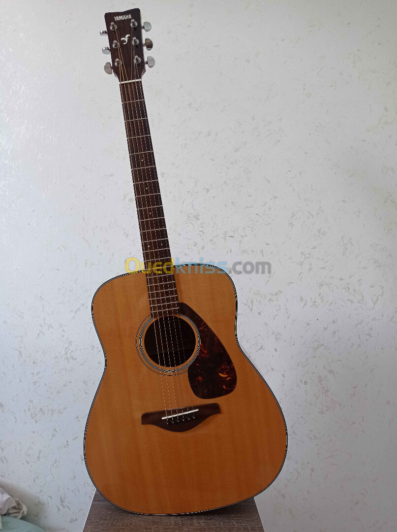 Guitar acoustique YAMAHA FG700S