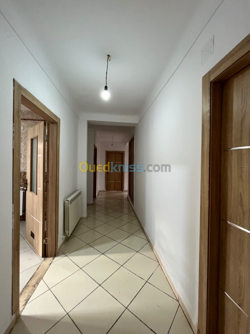 Location Appartement F4 Chlef Chlef