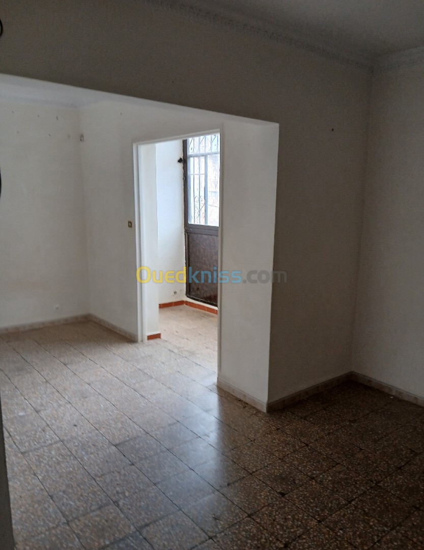 Location Appartement F03 Blida Blida