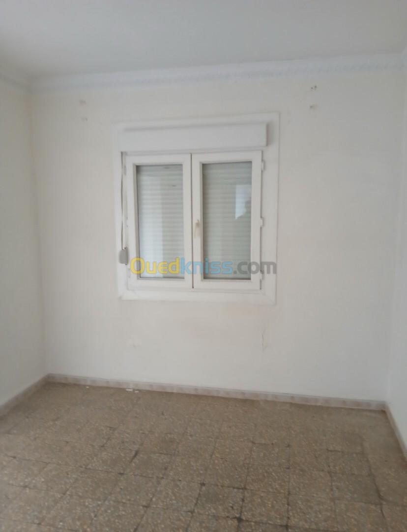 Location Appartement F03 Blida Blida