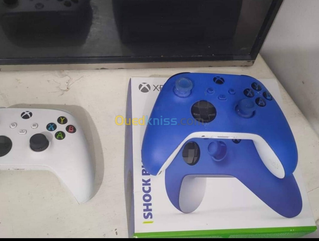 Xbox series s 2 manettes