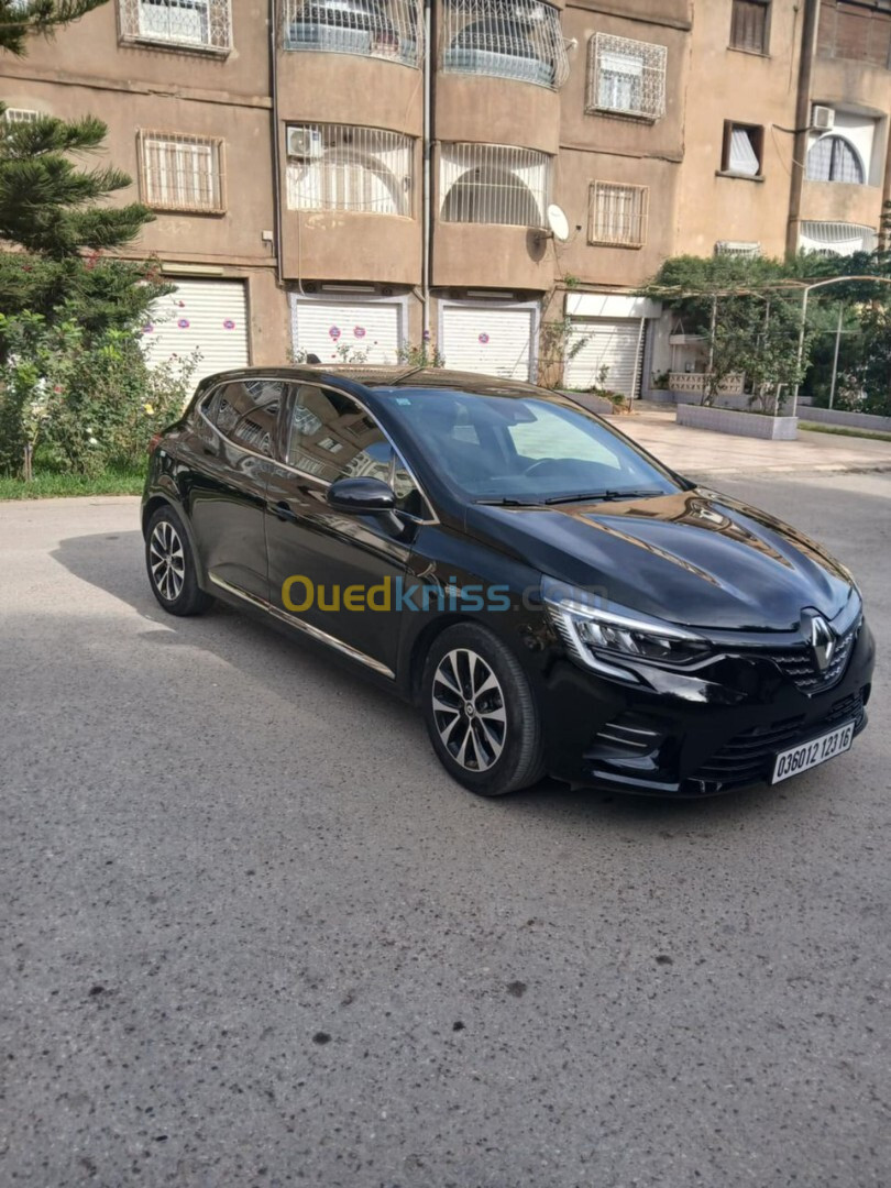 Renault clio 2023 