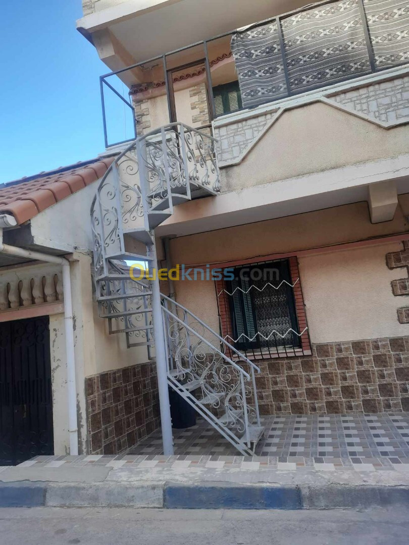 Location Niveau De Villa F3 Jijel Jijel