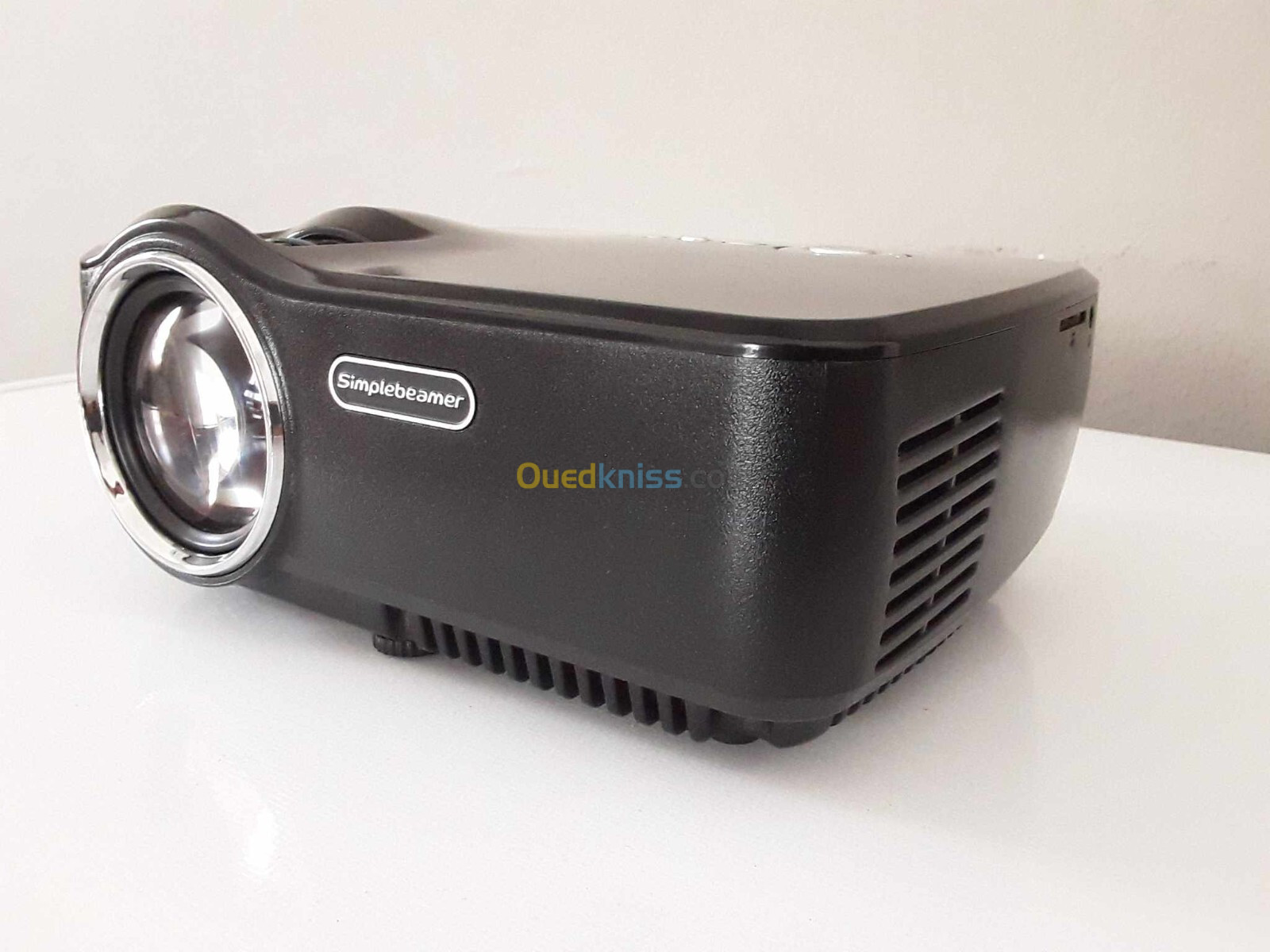 Datashow Projecteur 120 pouce FullHD 1080p venue de France 