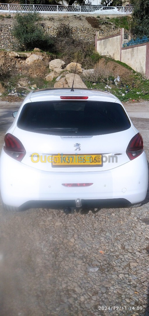 Peugeot 208 2016 Allure Facelift