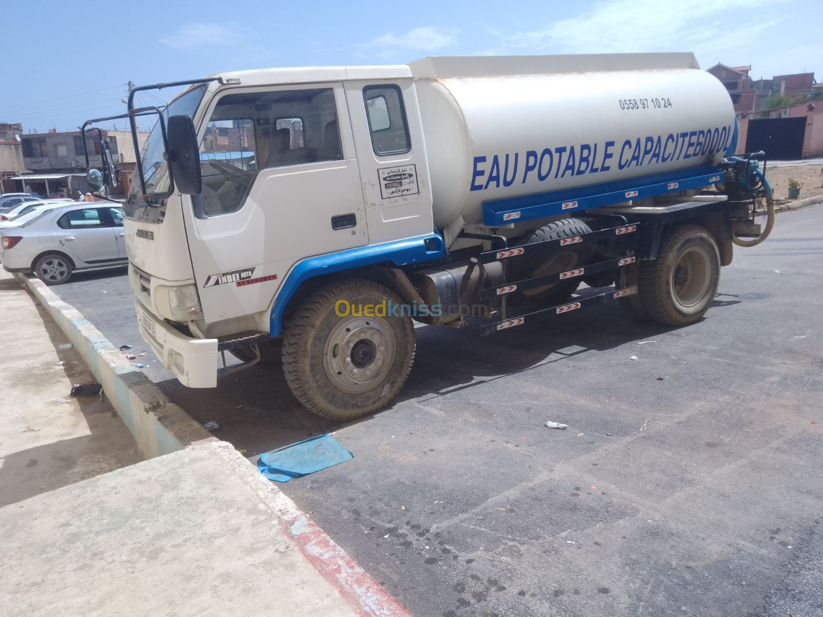 JINBEI camion citerne d'eau 6000L 2009