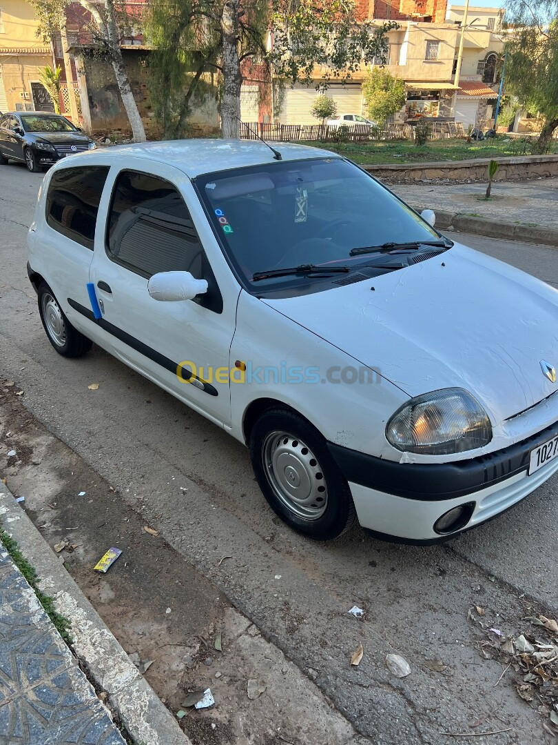 Renault Clio 2 2001 Essence