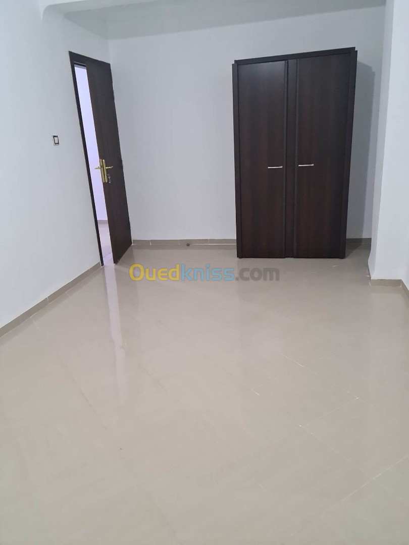 Location Appartement F4 Blida Blida