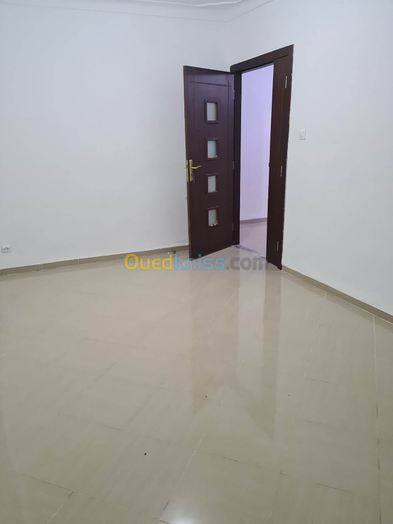 Location Appartement F4 Blida Blida