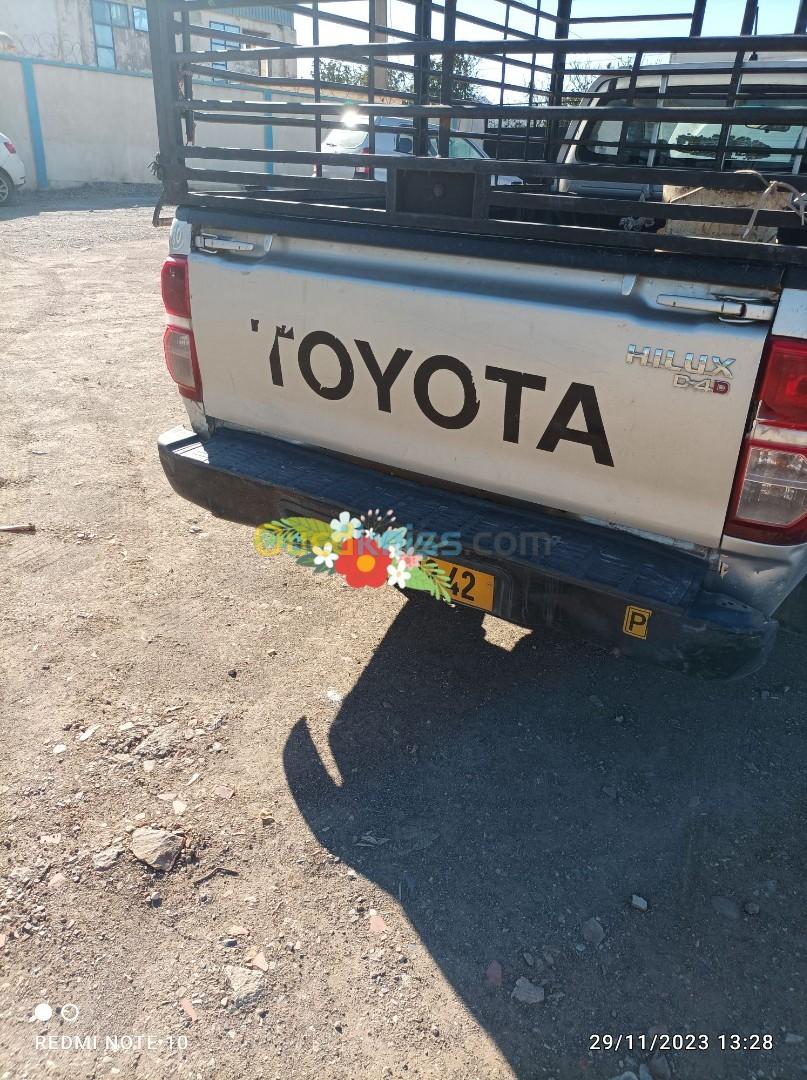 Hilux Toyota 2012