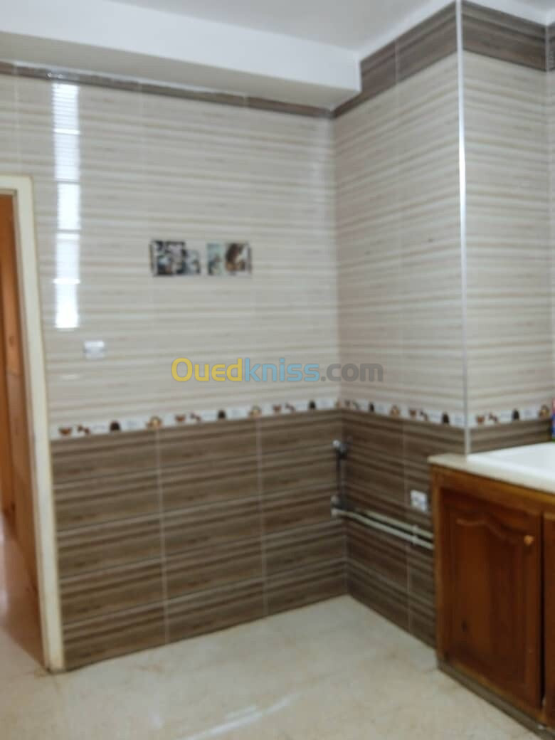 Location Appartement F4 Alger Zeralda