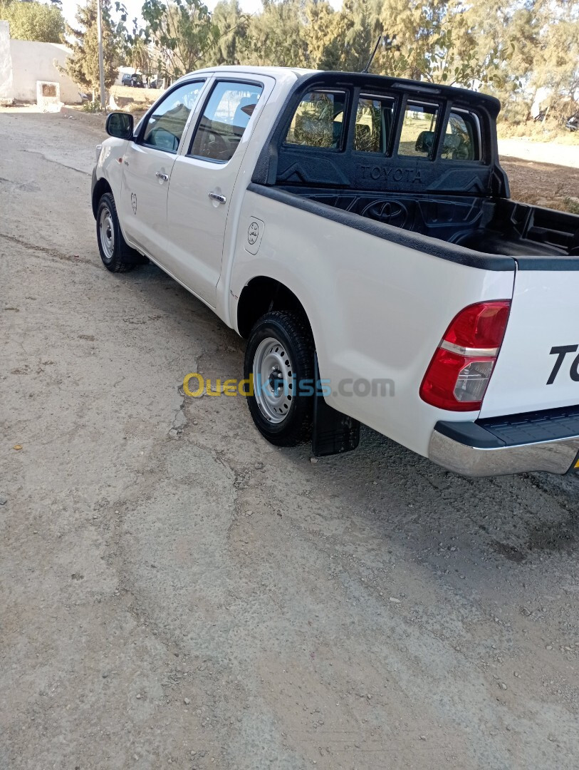 Toyota Hilux 2015 LEGEND DC 4x2