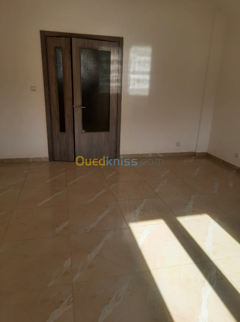 Location Appartement F4 Alger Mahelma