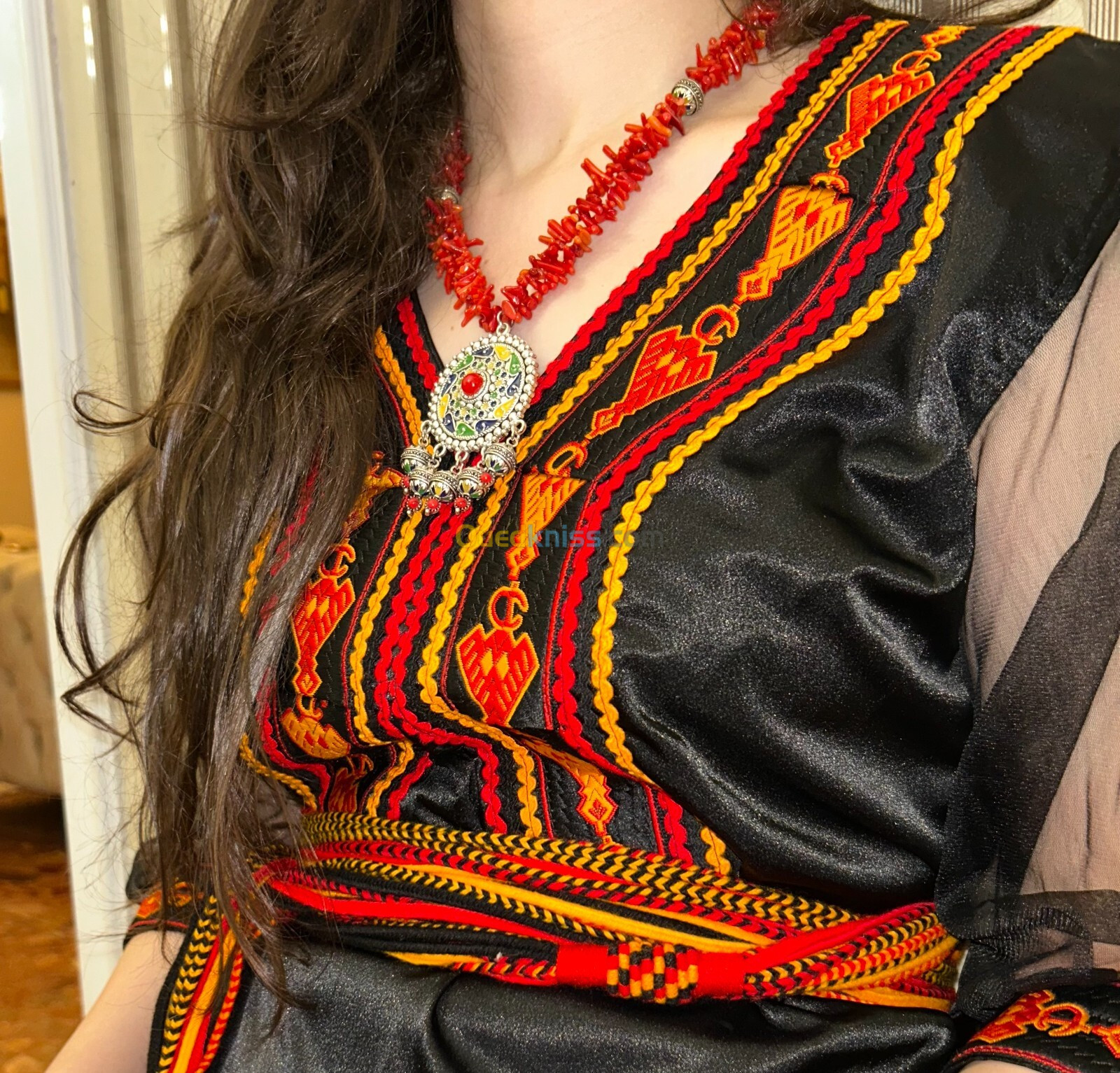 Robe Kabyle traditionnelle en excellent état - Artisanat de qualité