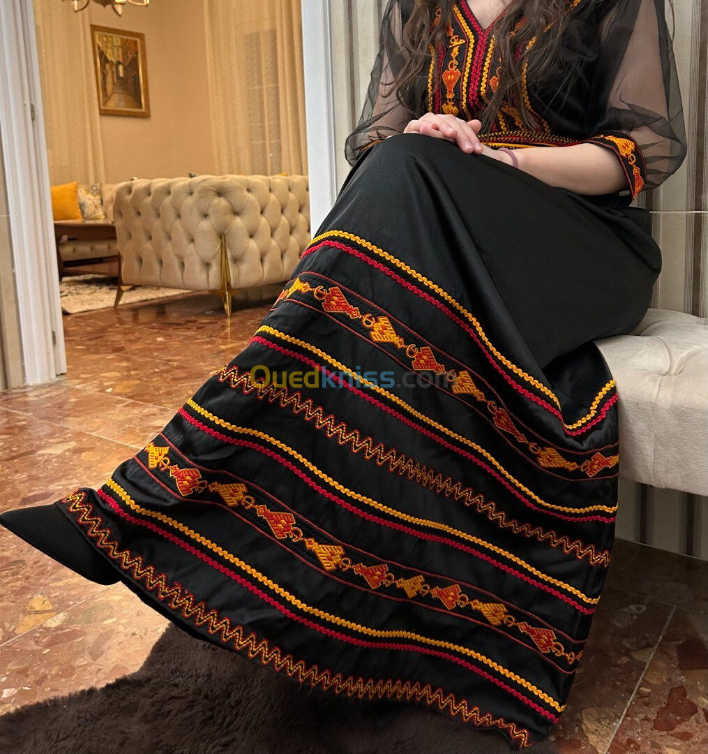 Robe Kabyle traditionnelle en excellent état - Artisanat de qualité