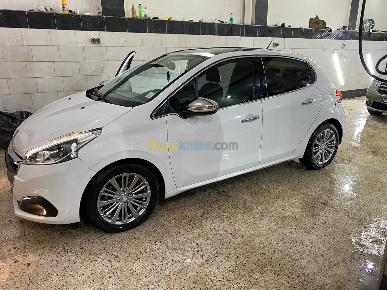 Peugeot 208 2018 Allure Facelift