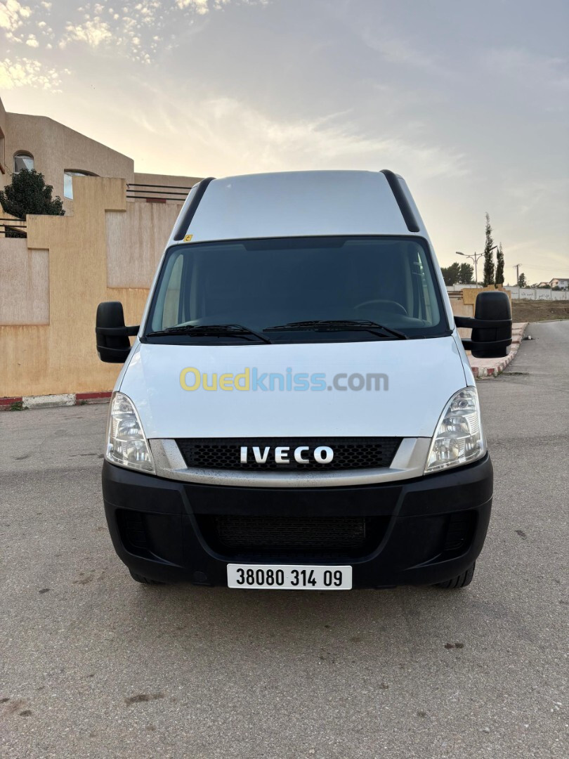 Iveco 35c15 2014 La base