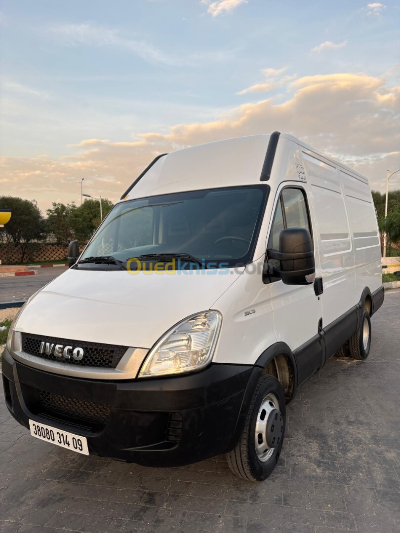 Iveco 35c15 2014 La base