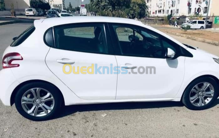 Peugeot 208 2014 Allure