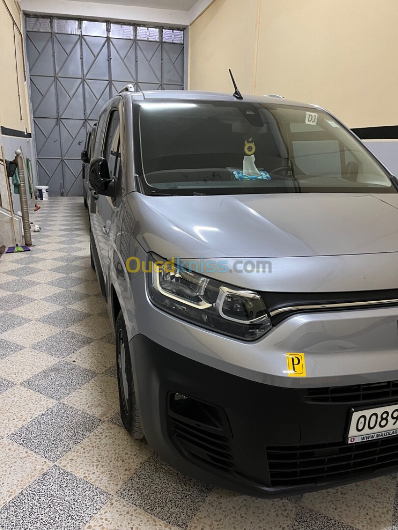 Fiat Doblo 2023 Itali