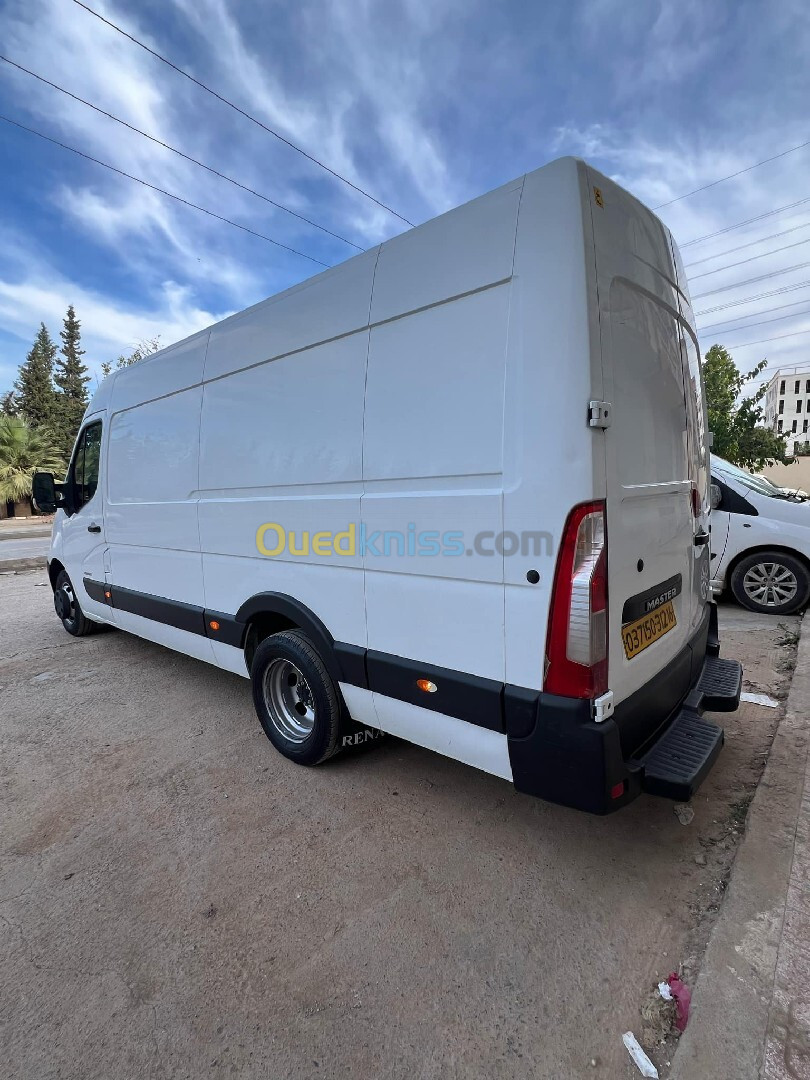 Renault Master 2012