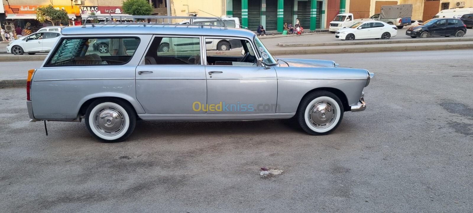 Peugeot 404 1970 404 FAMILLAIE