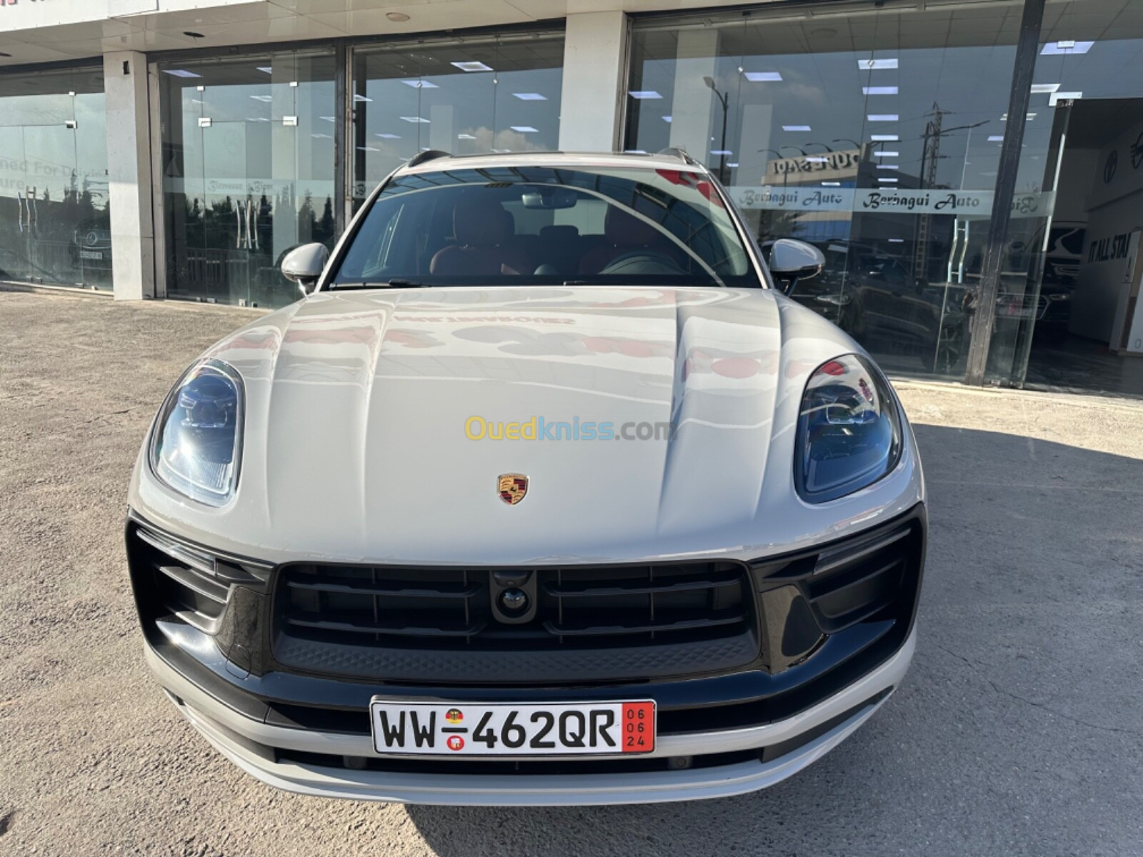 Porsche MACAN 2023 Cart gris safi