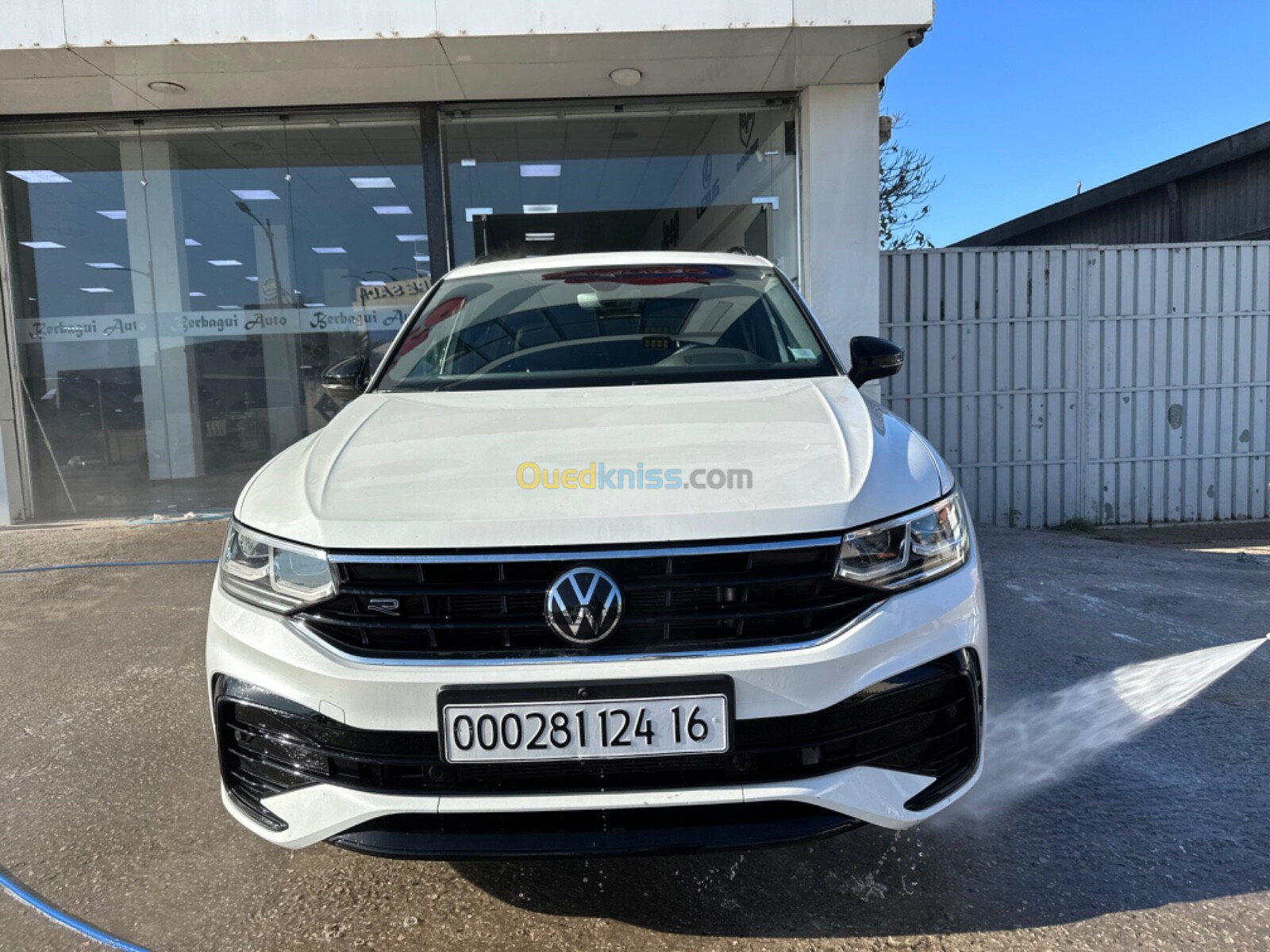 Volkswagen Tiguan 2024 R-line Full options