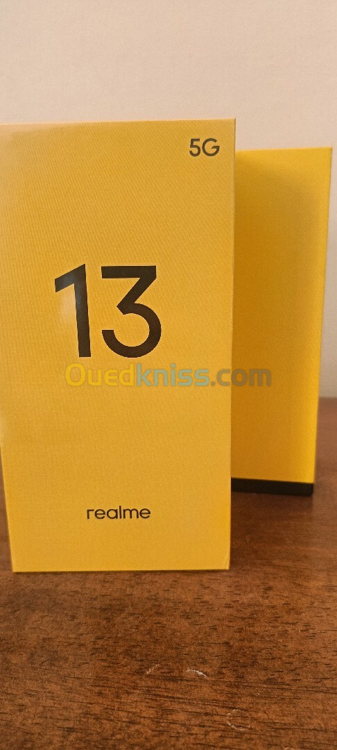 Realme realme 13