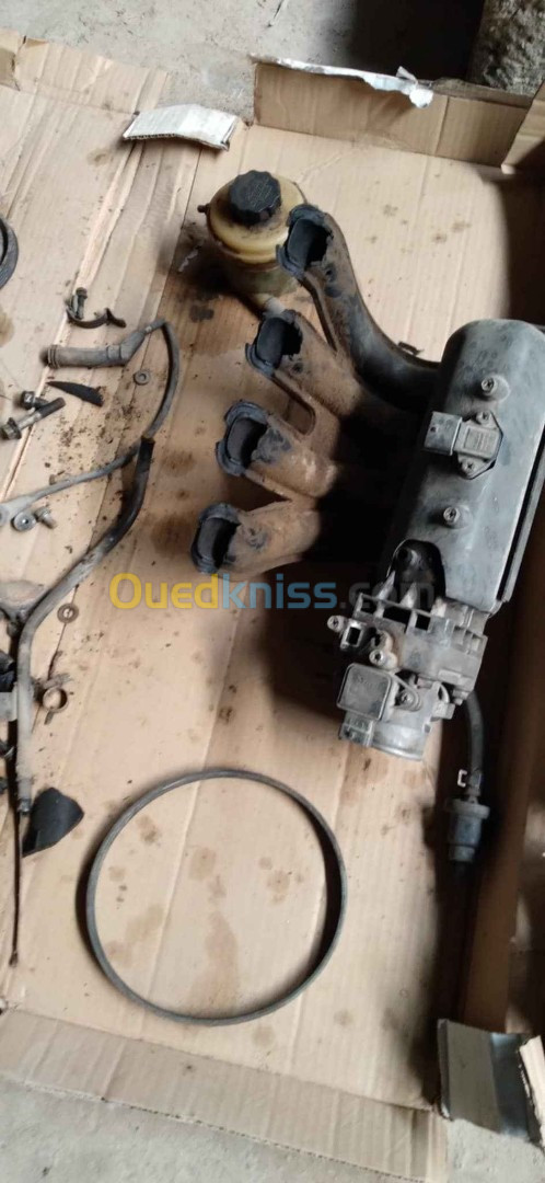 Hyundai Accent GLS 2011 Moteur pour piece