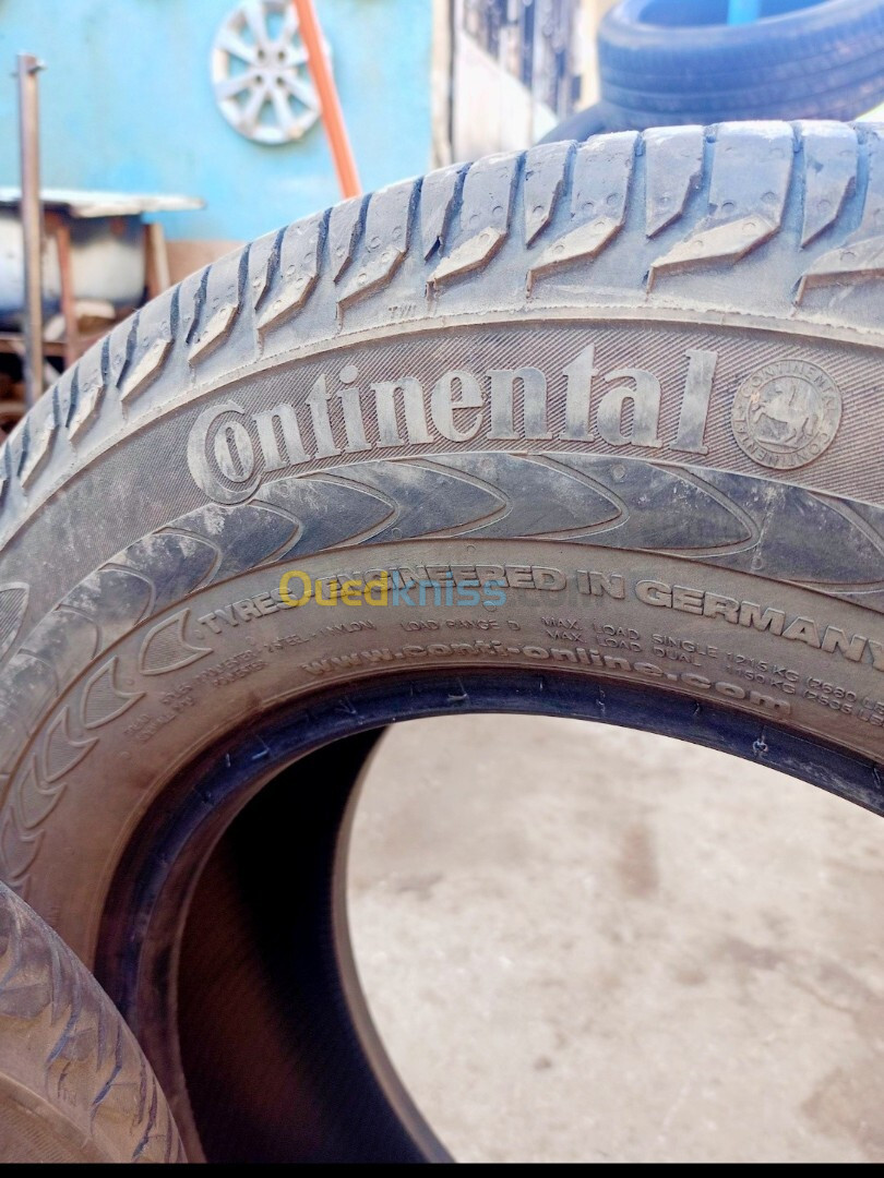  Pneu bon état Michelin 235/65R16c 