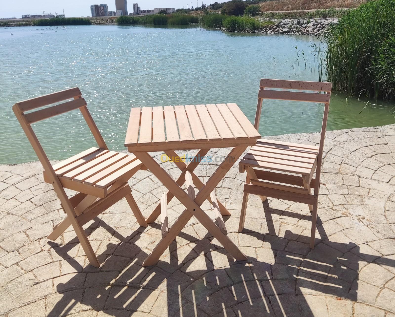 Table avec 2 chaises 100%bois de hêtre 