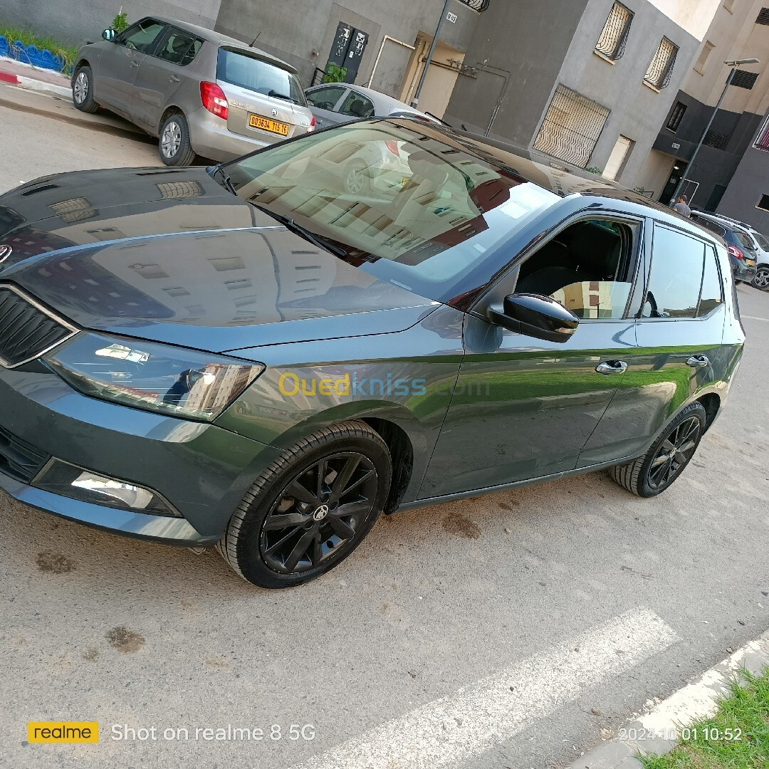 Skoda Fabia 2017 Style (avec toit panoramique)