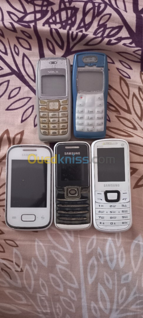 03 samsung et 02 nokia Ancien