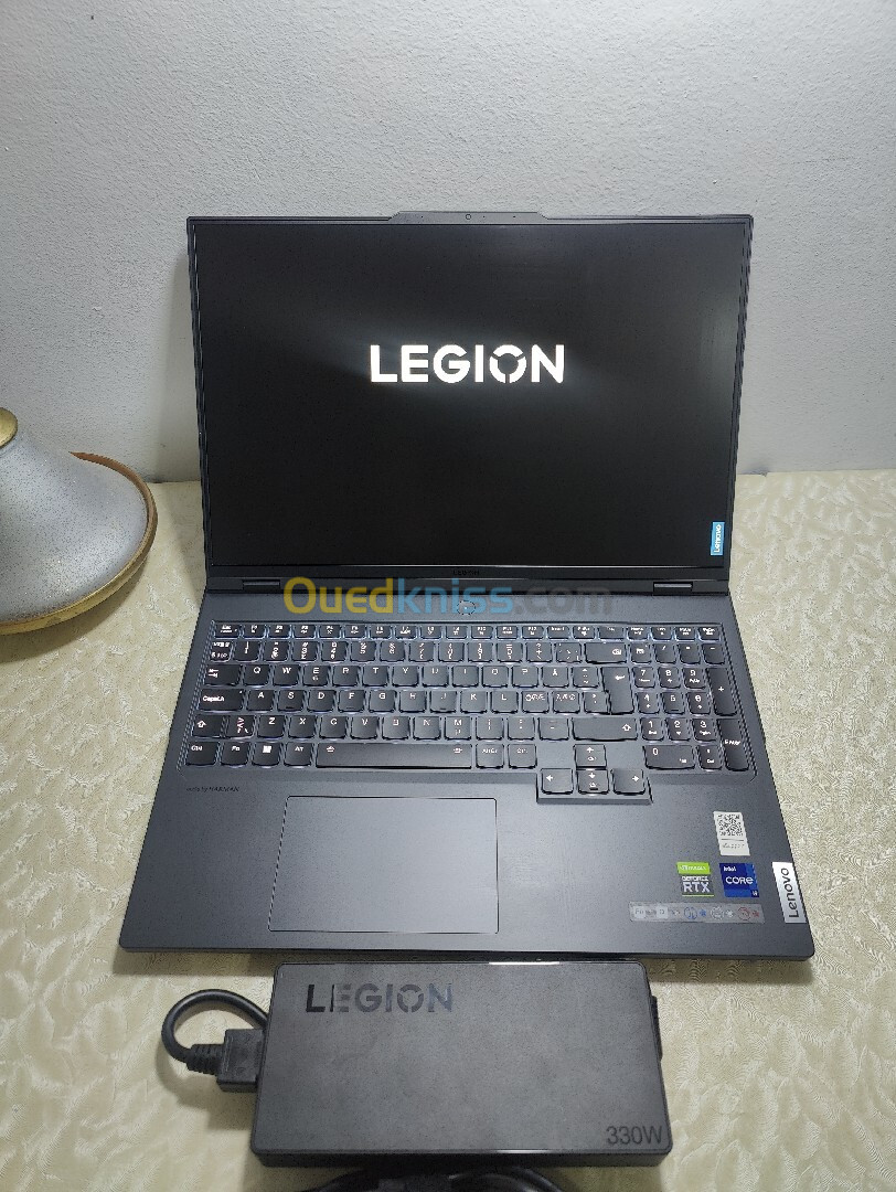 Lenovo legion 7 Pro i9-13900HX RTX 4080 2TB SSD 32GB 240Hz 