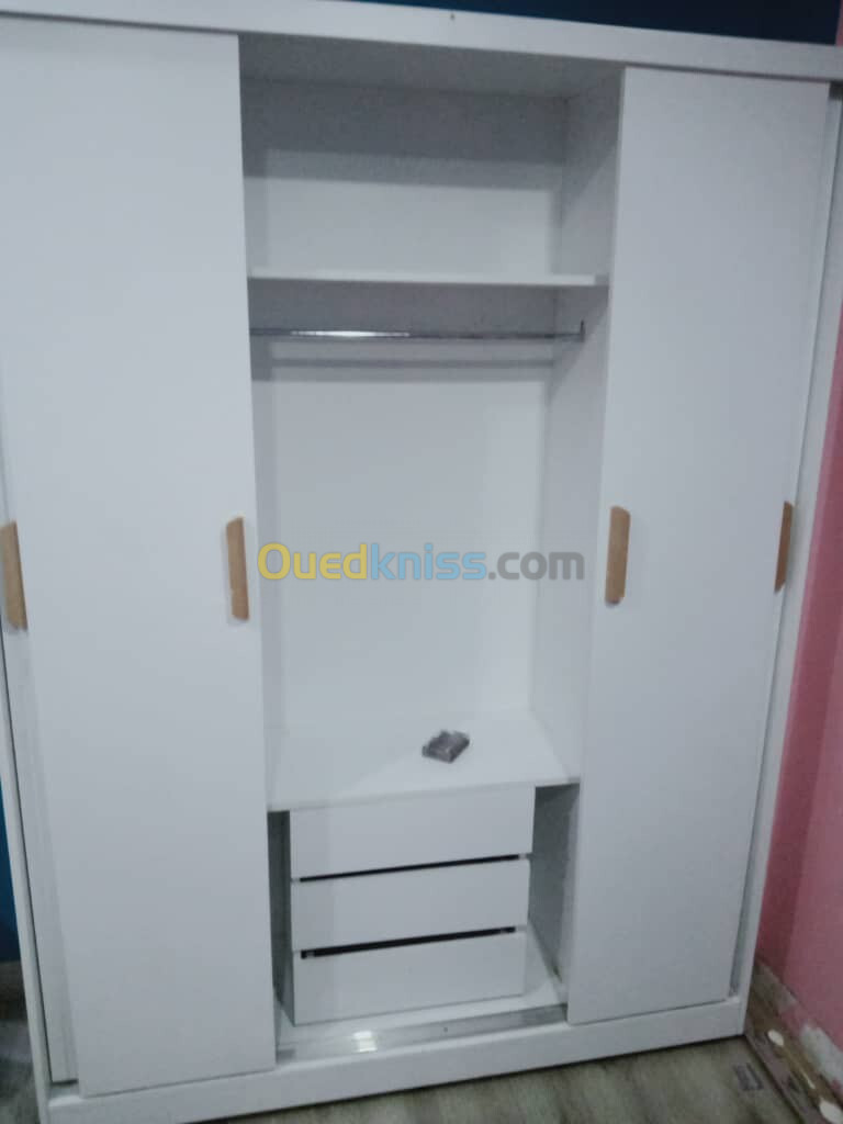 Armoire MDF 4 portes coulissantes 