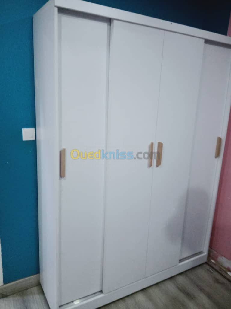 Armoire MDF 4 portes coulissantes 