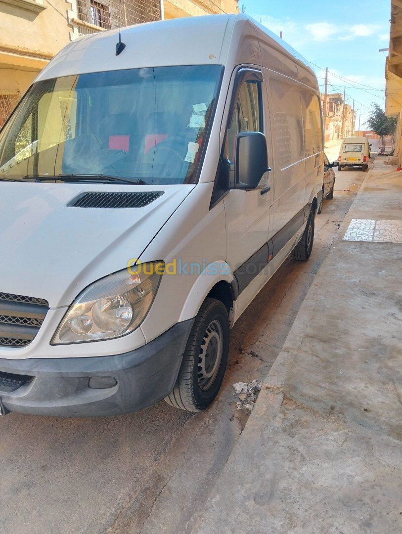 Mercedes Sprinter 2013 Surélevé chassis moyen