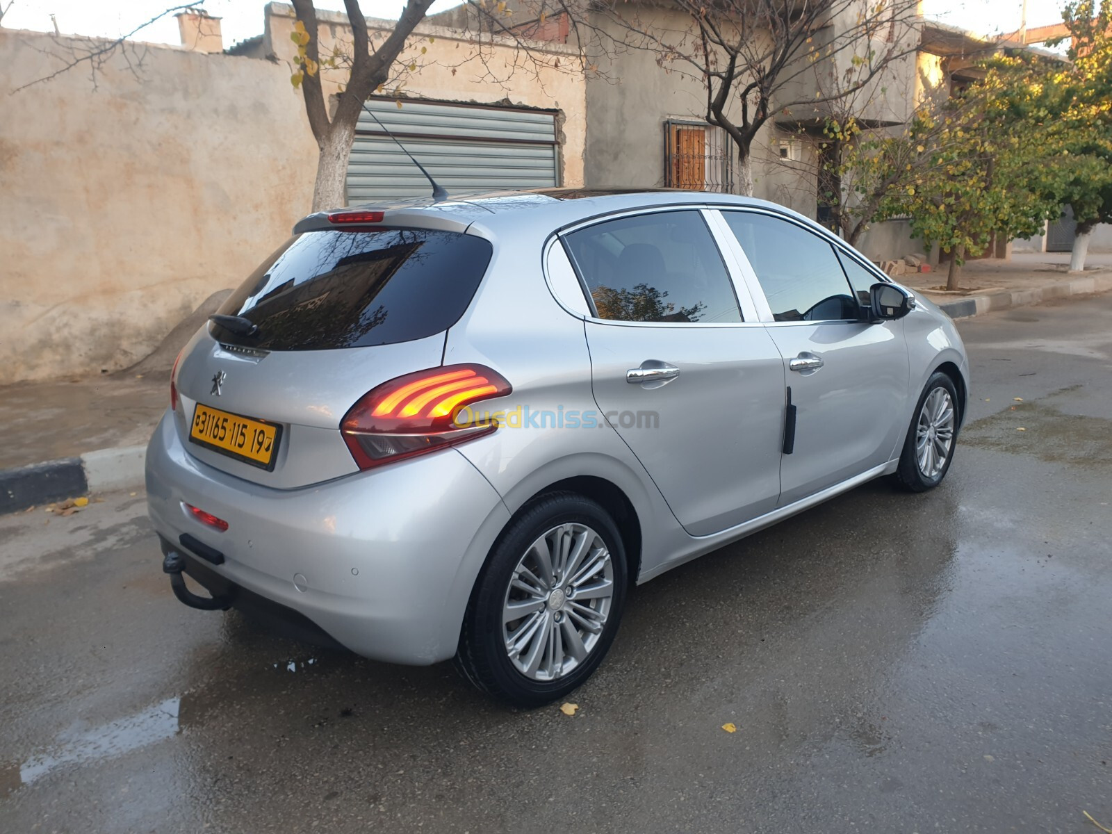 Peugeot 208 2015 Allure Facelift