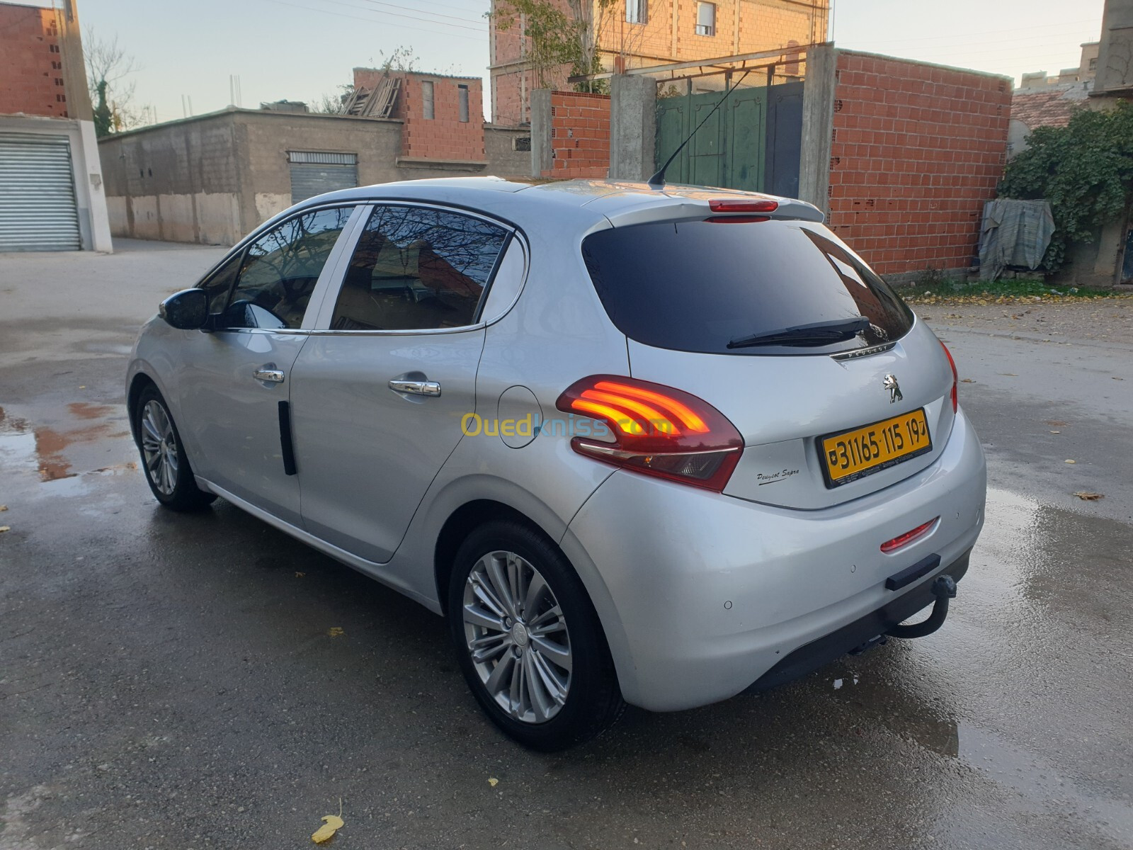 Peugeot 208 2015 Allure Facelift