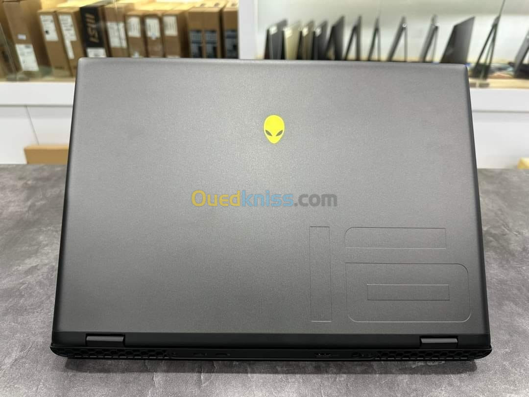 ALIENWARE M16 R2 MAX/INTEL ULTRA 9-185H/RAM 16GB DDR5/DISK 1TB SSD/RTX 4070 8GB/16POUCE12.5k 240HZ