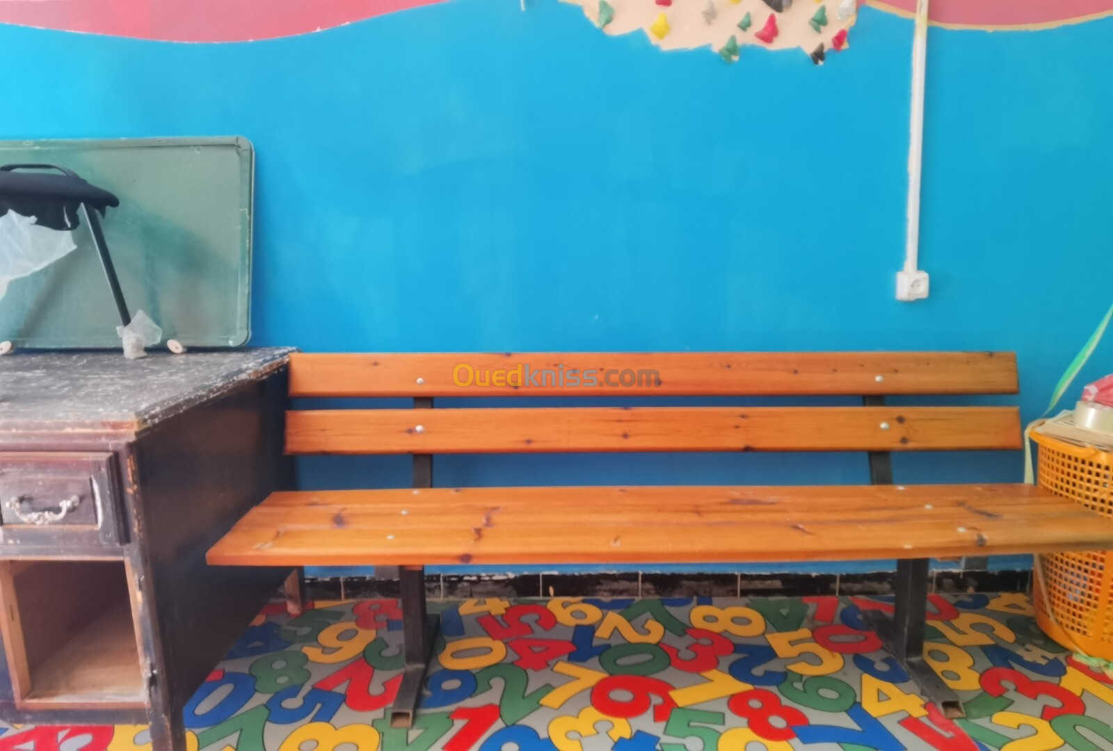 Equipments et fournitures pour creche ecole maternelle