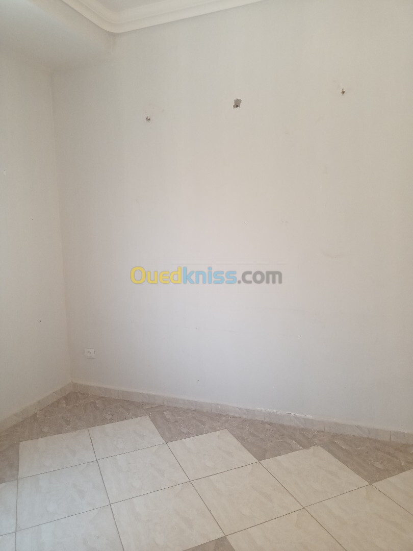 Location Niveau De Villa F03 Blida Soumaa