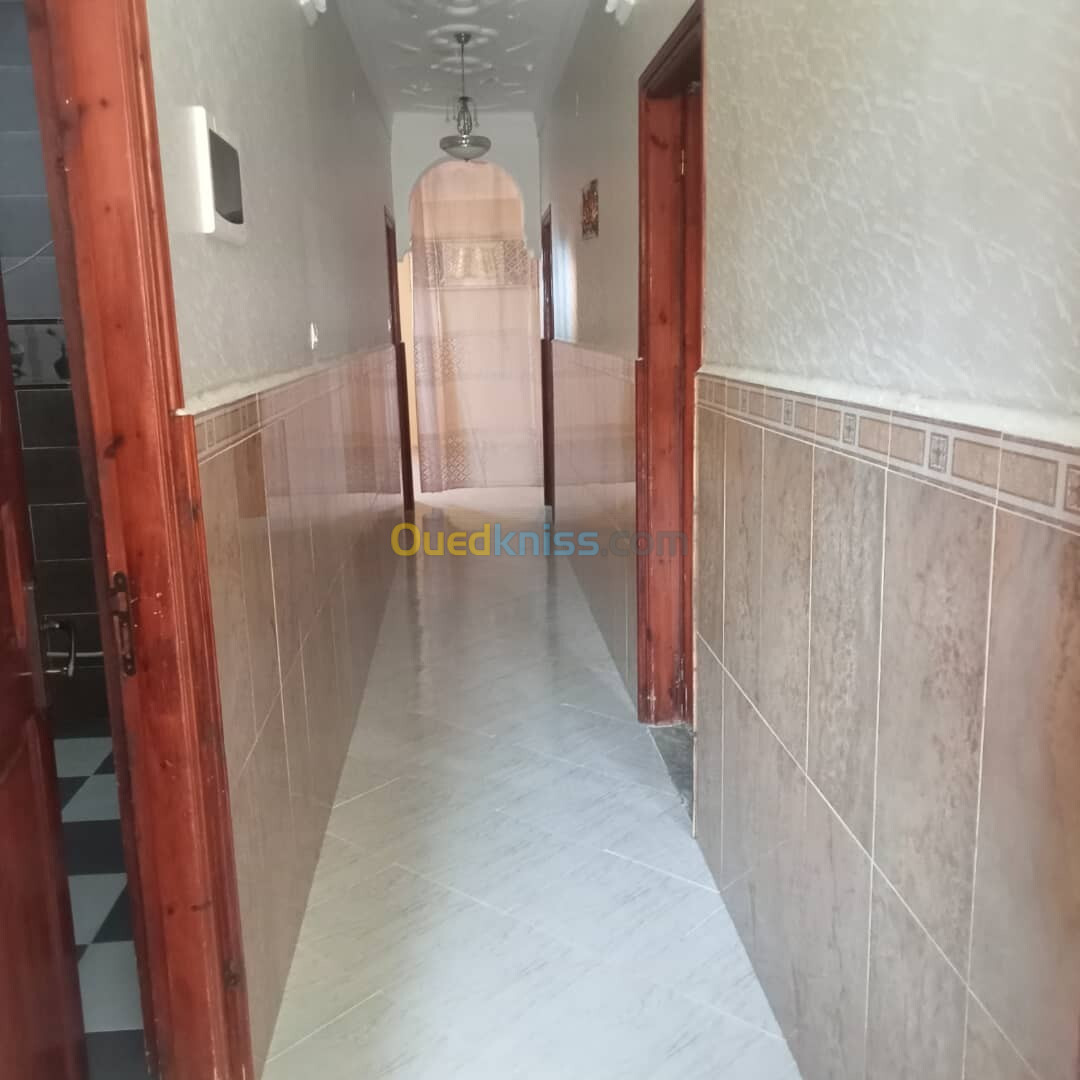 Location vacances Niveau De Villa F4 Tipaza Larhat