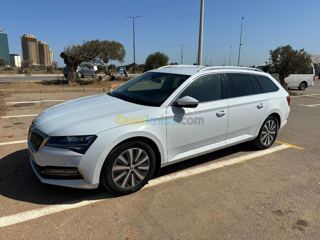 Skoda Skoda superb 2021 Skoda Superb Combi Sportline iV