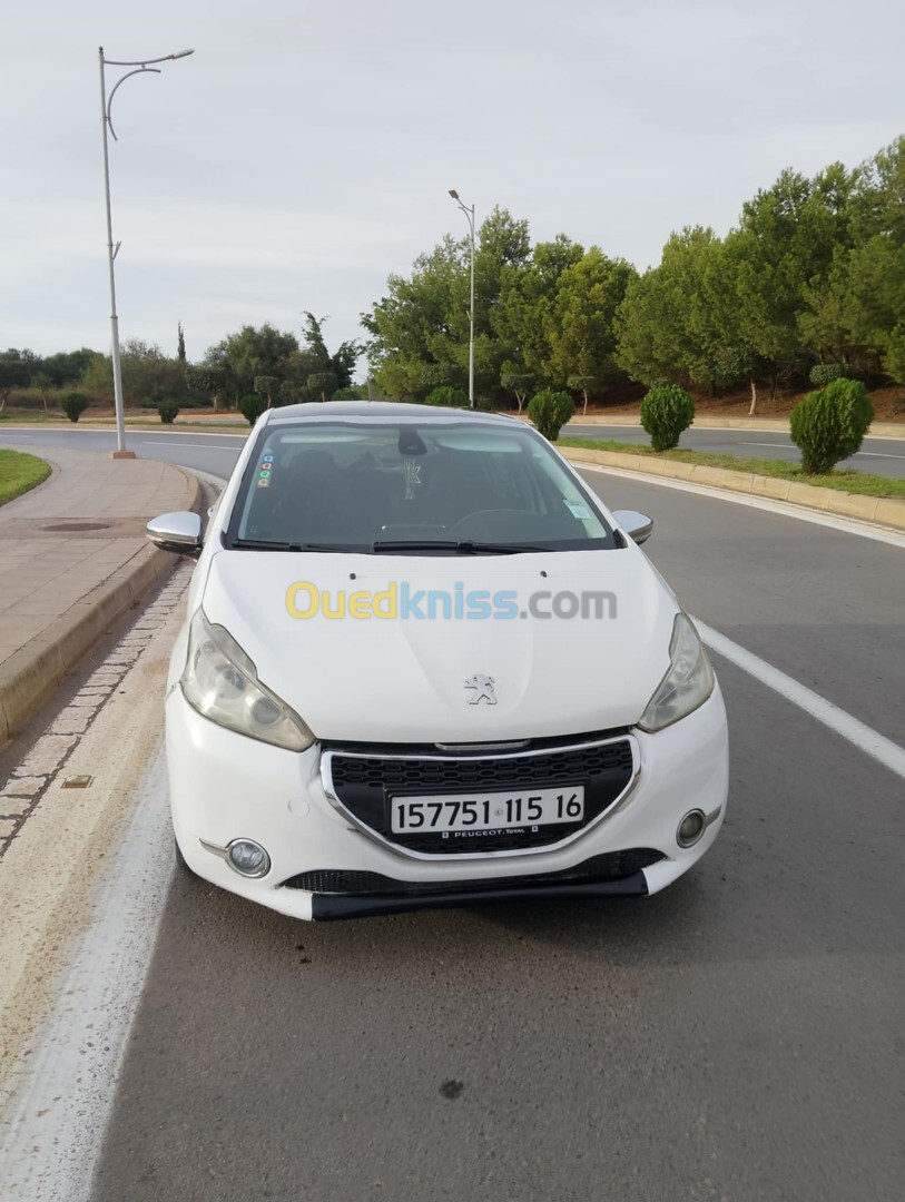 Peugeot 208 2015 Allure